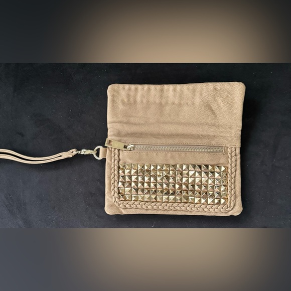 BEBE Beautiful Studded Beige Kissey Clutch Wristlet - Picture 3 of 13